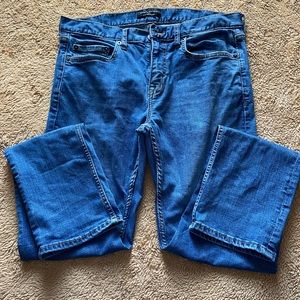 Banana Republic 32 x 32 Slim Techmotion Jeans